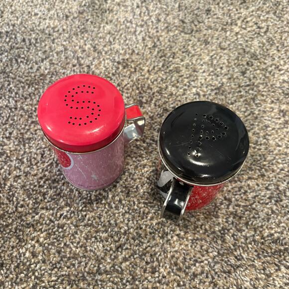 Pepe Le Pew and Cat Salt Pepper Shakers Looney Tunes Pink Black Tin w Covers Set - Picture 5 of 6